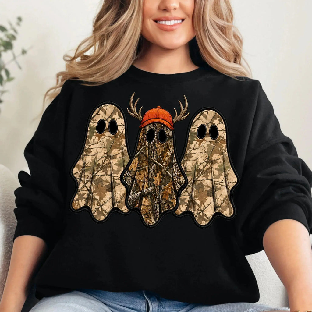 Retro Ghost Hunting Halloween Sweatshirt, Spooky Camo Graphic Pullover Vintage Ghost Hunter Crewneck Fall Fleece Top Cute Halloween Gift for Women