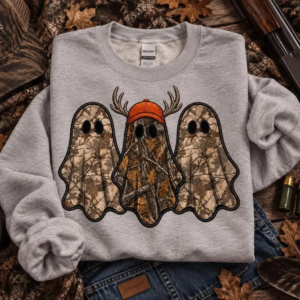 Retro Ghost Hunting Halloween Sweatshirt, Spooky Camo Graphic Pullover Vintage Ghost Hunter Crewneck Fall Fleece Top Cute Halloween Gift for Women
